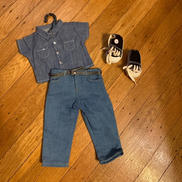 Retired American Girl doll, Samantha Parkington. With all shown outfits - Picture 11 of 16